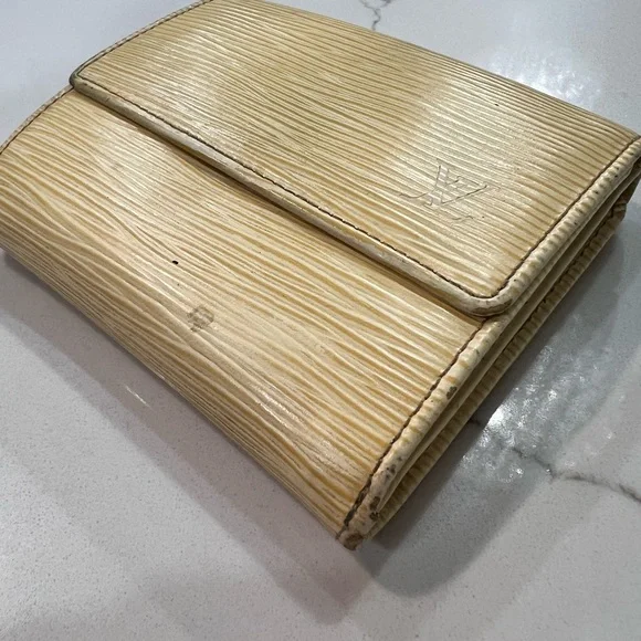 Vintage Louis Vuitton Elise Wallet - Picture 7 of 12